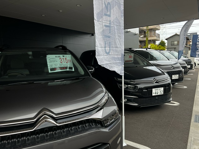 ショールームにてイベント開催中　明日もキッチンカー出店！